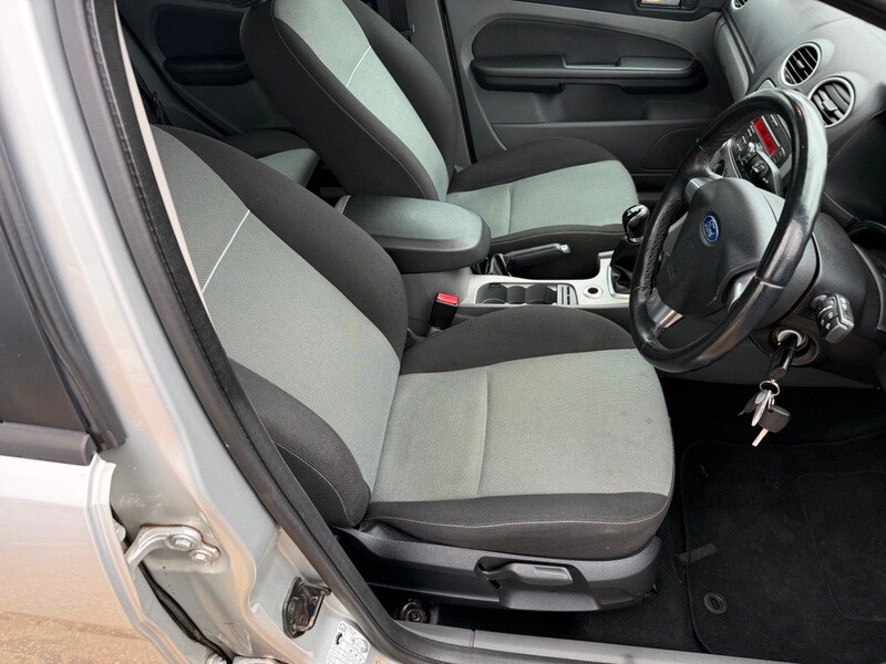 Used Ford Focus 2010 for sale - 77572471: Photo 6