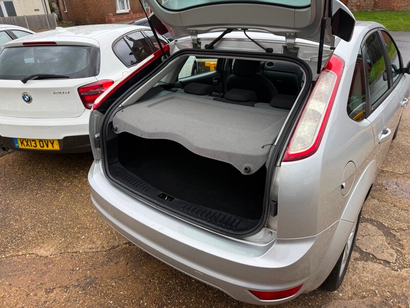 Used Ford Focus 2010 for sale - 77572471: Photo 9