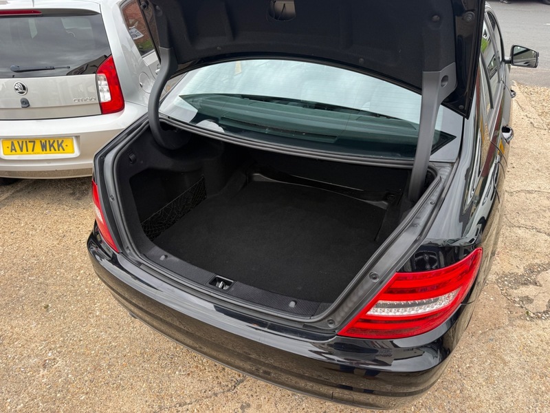 Used Mercedes-Benz C-Class 2011 for sale - 76093075: Photo 10