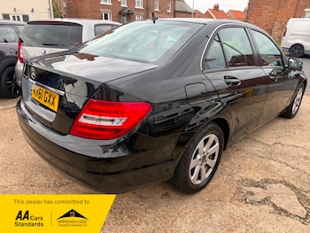 Used Mercedes-Benz C-Class 2011 for sale - 76093075: Photo