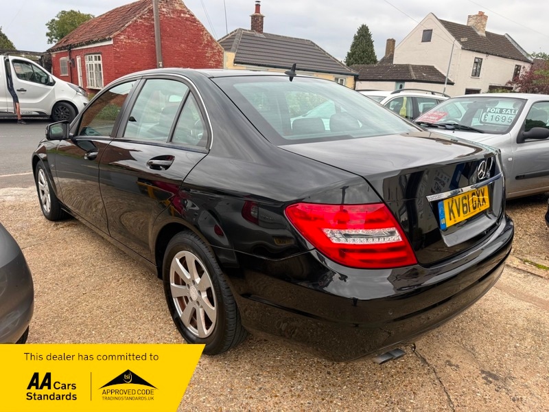 Used Mercedes-Benz C-Class 2011 for sale - 76093075: Photo 5