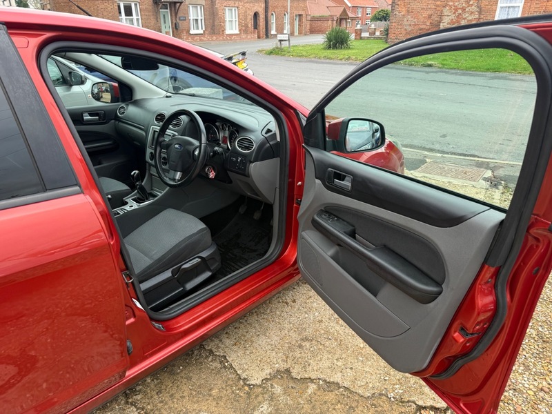 Used Ford Focus 2009 for sale - 76510421: Photo 6