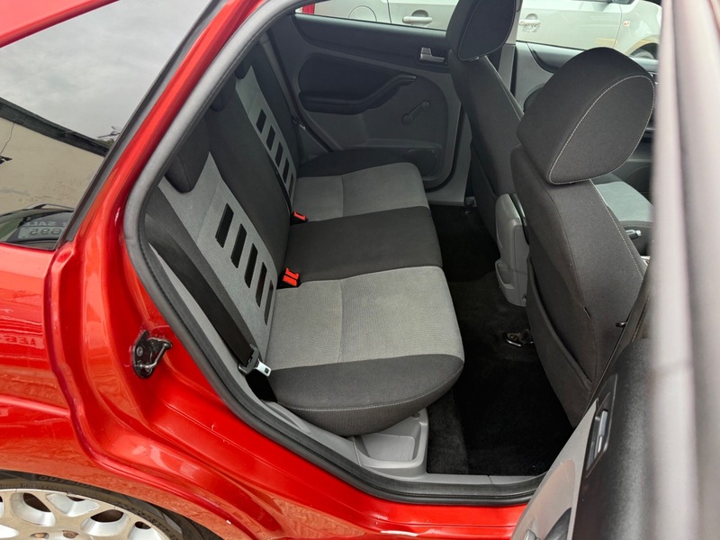 Used Ford Focus 2009 for sale - 76510421: Photo 9