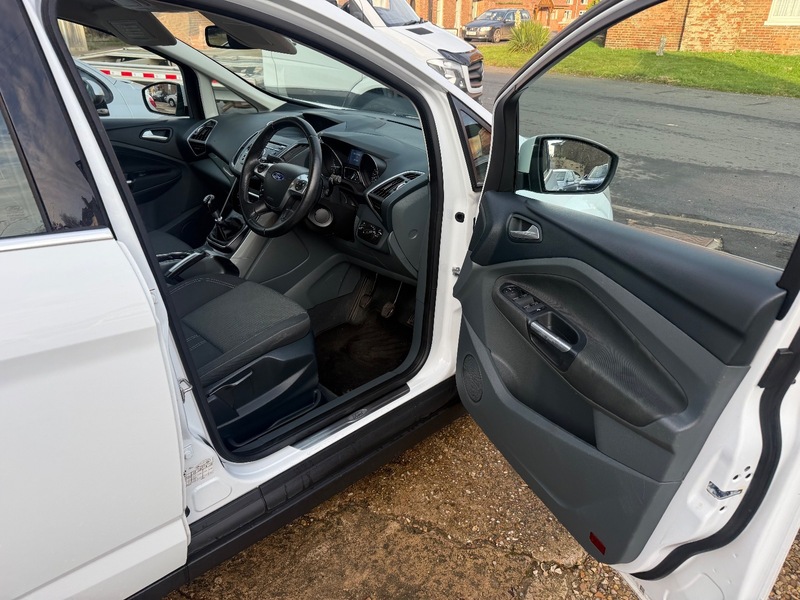 Used Ford C-Max 2014 for sale - 76950875: Photo 5