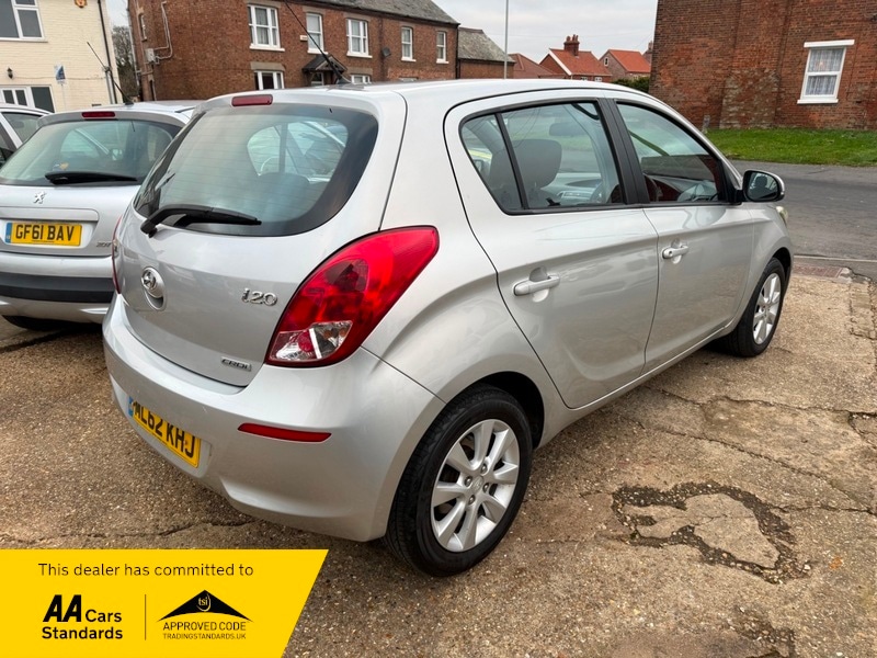 Used Hyundai i20 2012 for sale - 77250972: Photo 3