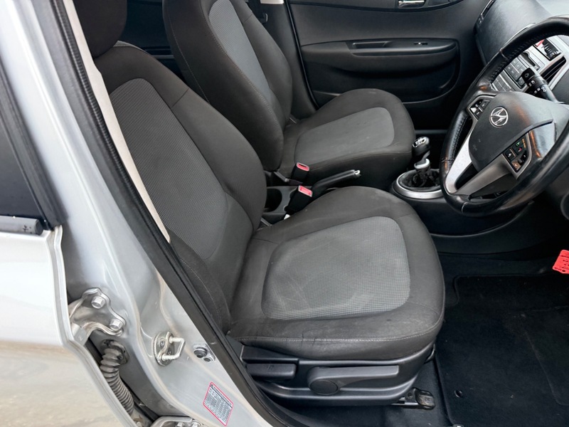 Used Hyundai i20 2012 for sale - 77250972: Photo 6