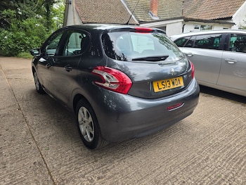 Used Peugeot 208 2013 for sale - 78579824: Photo