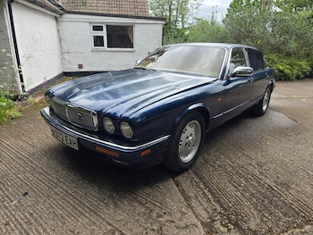 Used Jaguar XJ 1995 for sale - 78546119: Photo