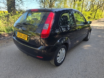 Used Ford Fiesta 2004 for sale - 78412905: Photo