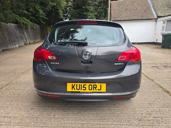 Used Vauxhall Astra 2015 for sale - 79043406: Photo