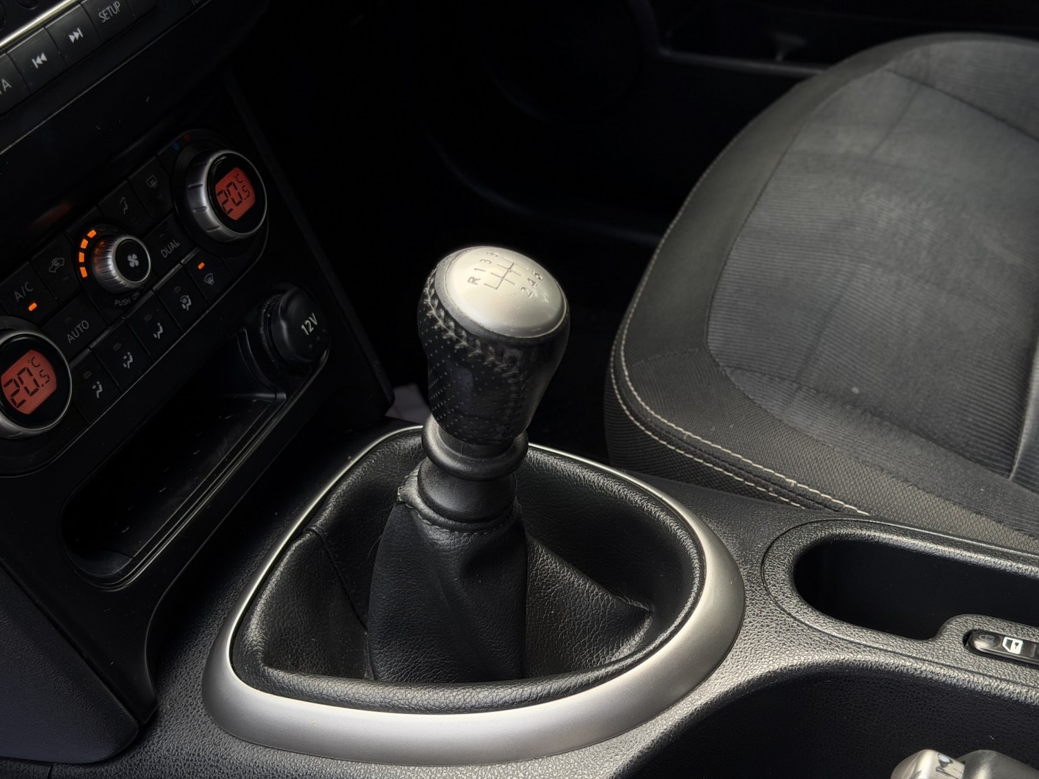 Used Nissan Qashqai 2011 for sale - 77465719: Photo 24