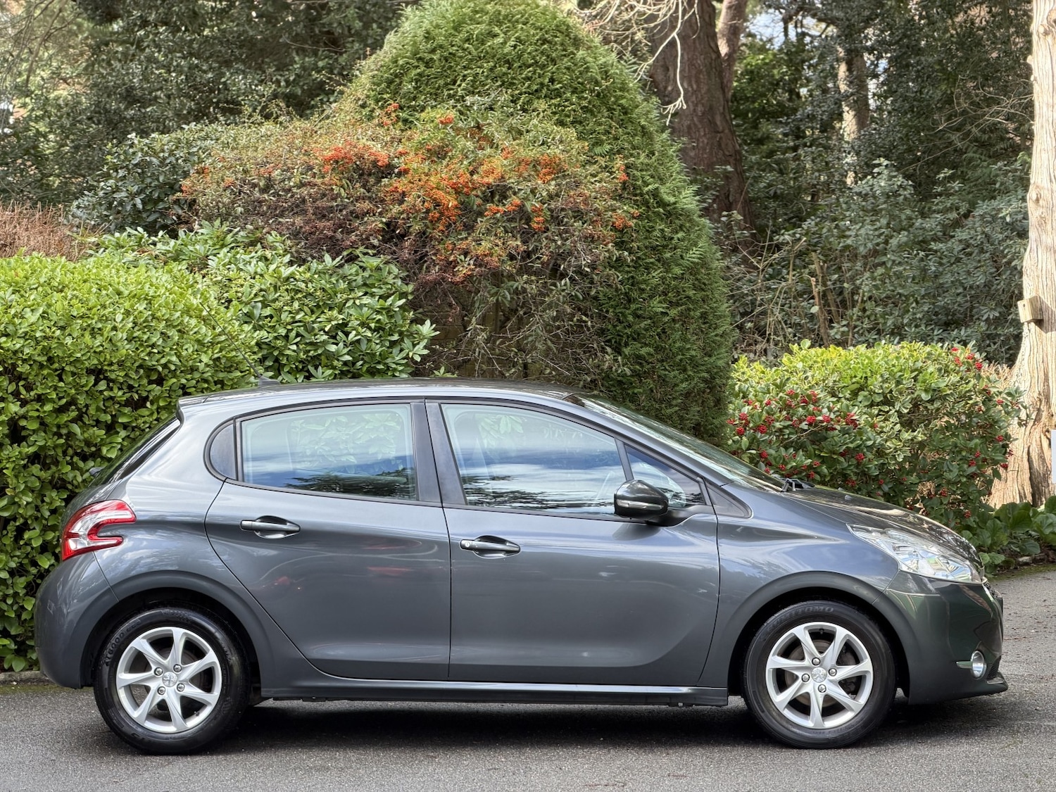 Used Peugeot 208 2014 for sale - 77595340: Photo 2