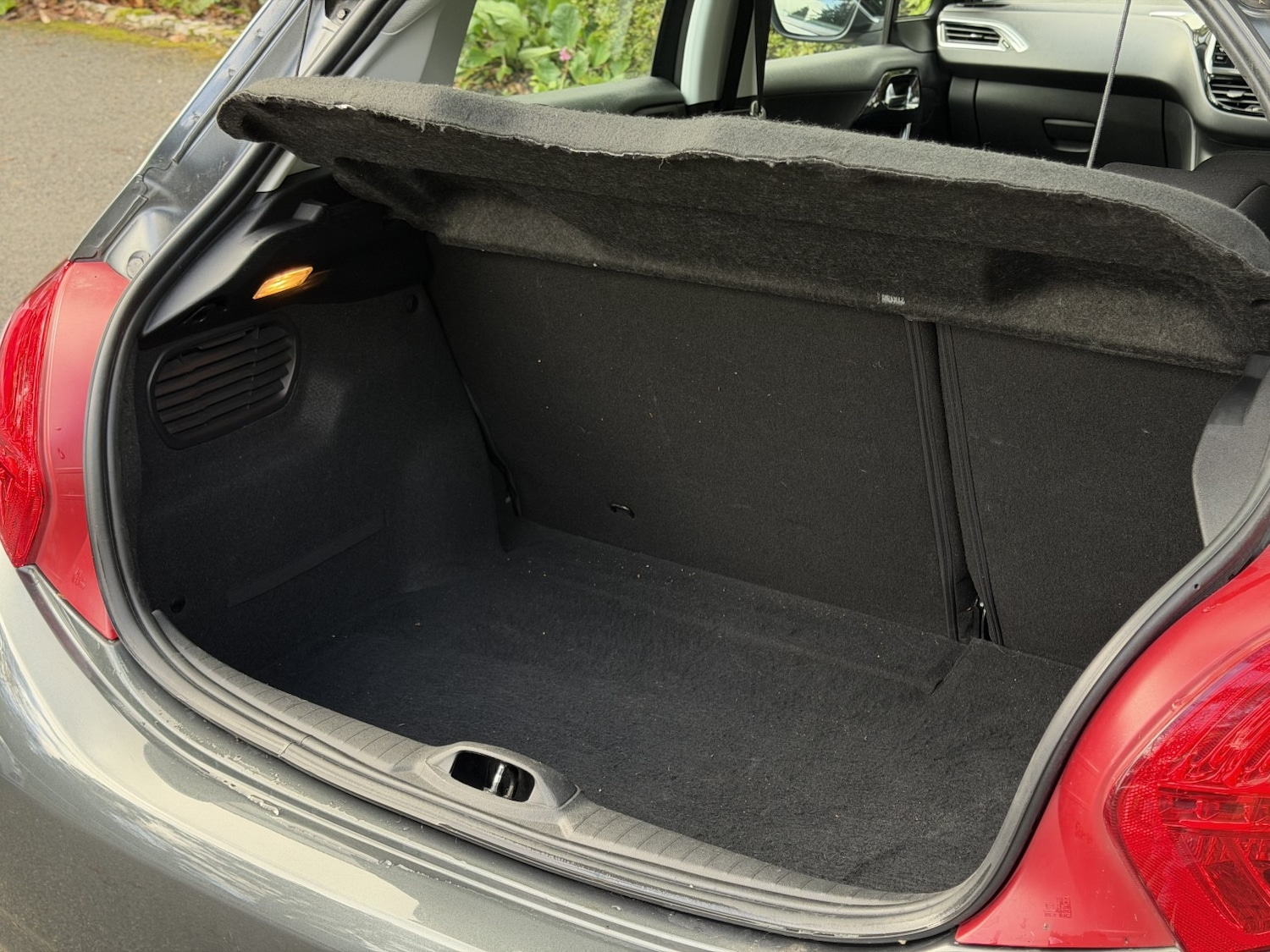 Used Peugeot 208 2014 for sale - 77595340: Photo 8