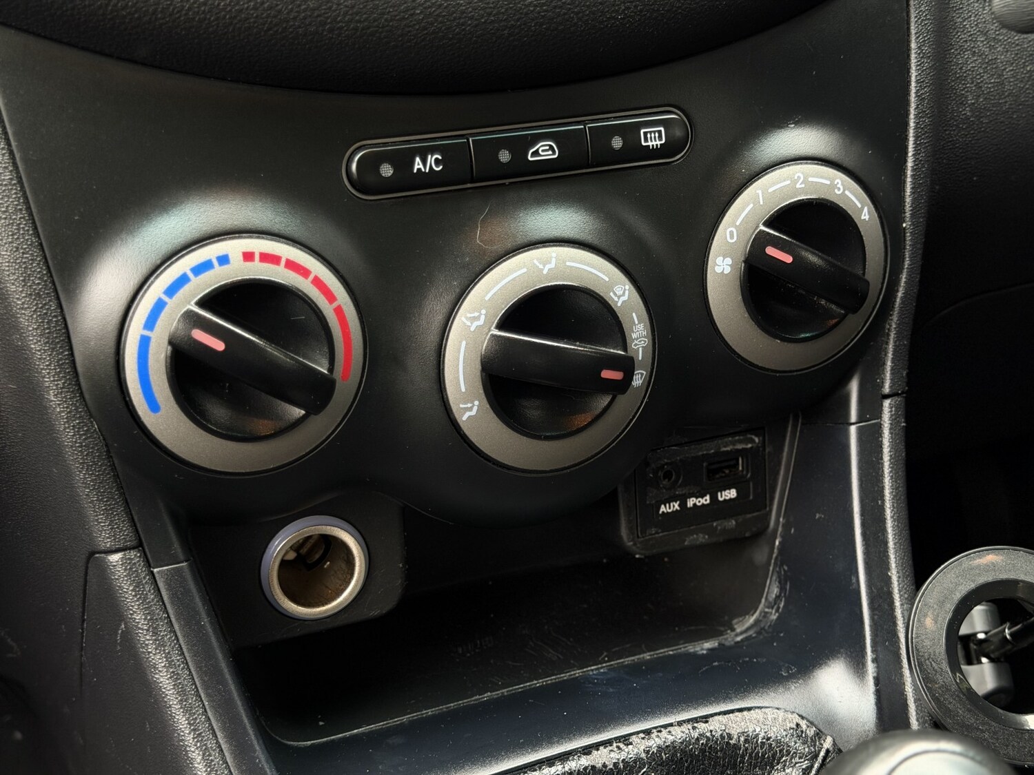 Used Hyundai i10 2012 for sale - 77864846: Photo 13