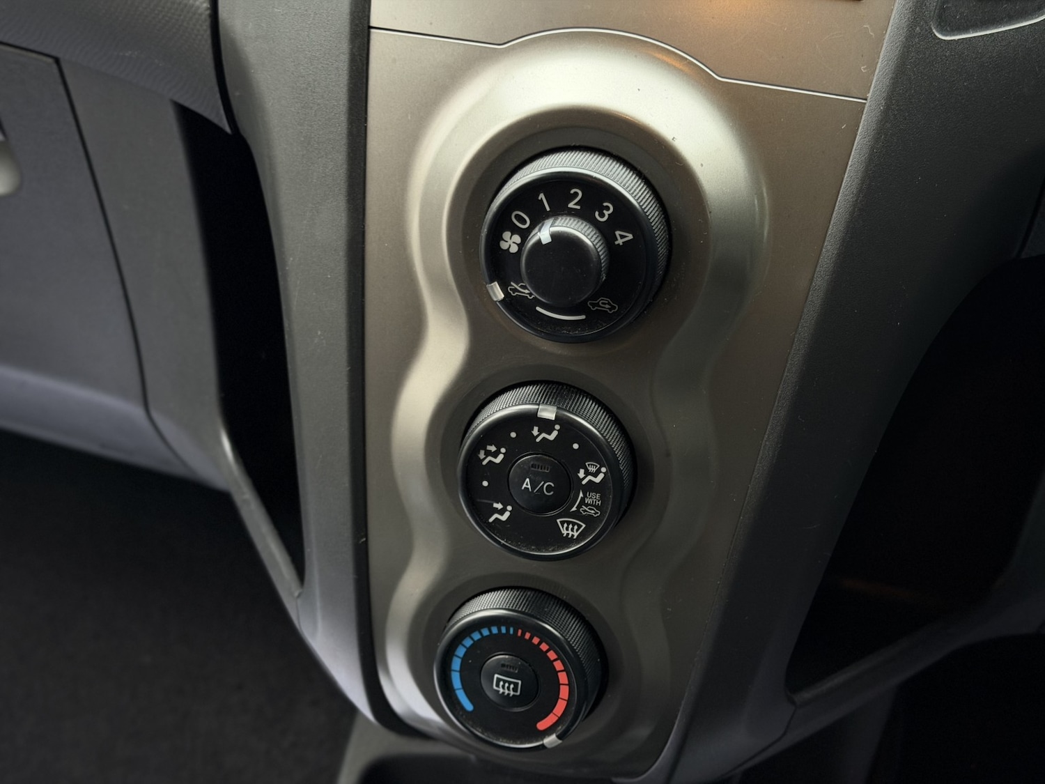 Used Toyota Yaris 2009 for sale - 77377786: Photo 23