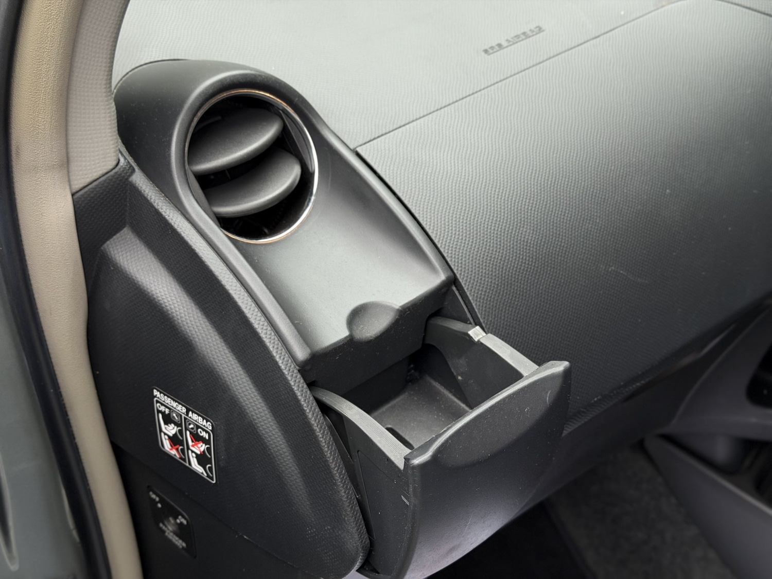 Used Toyota Yaris 2009 for sale - 77377786: Photo 26