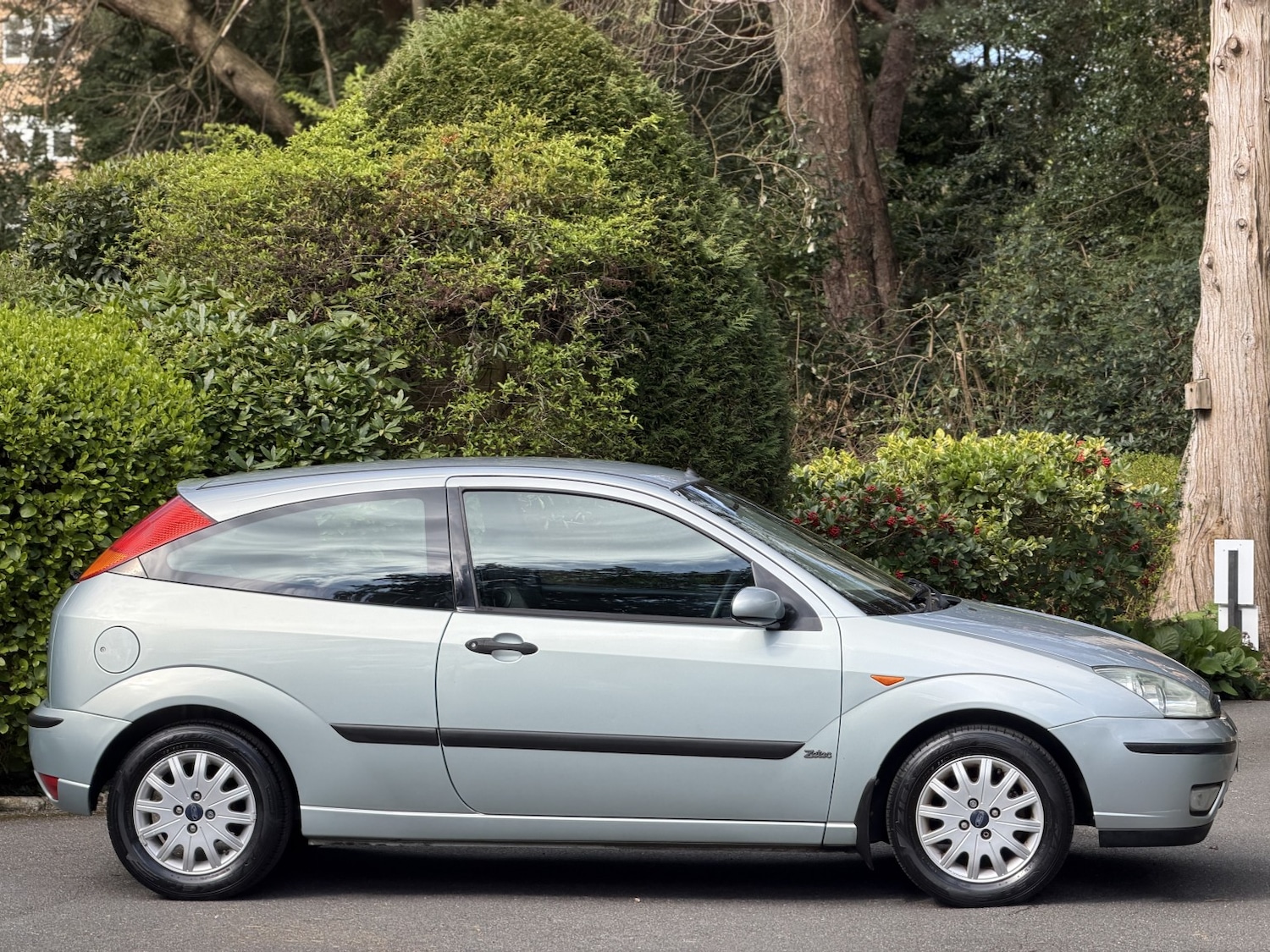 Used Ford Focus 2003 for sale - 78112186: Photo 2