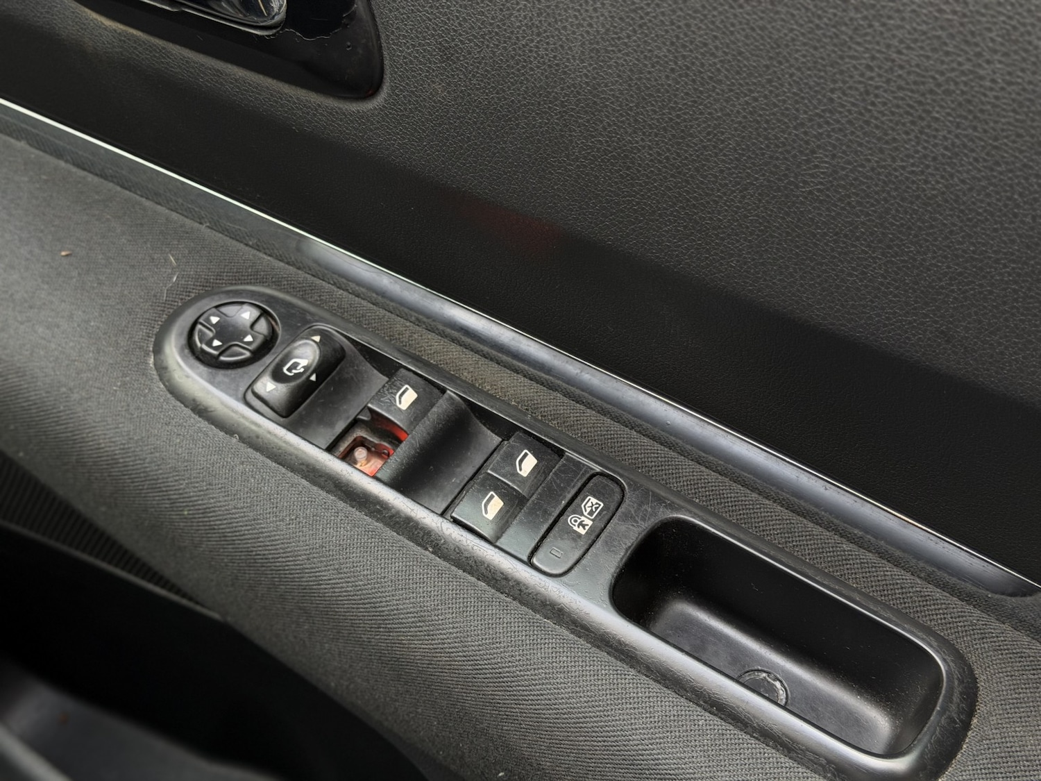 Used Peugeot 5008 2013 for sale - 76941792: Photo 21