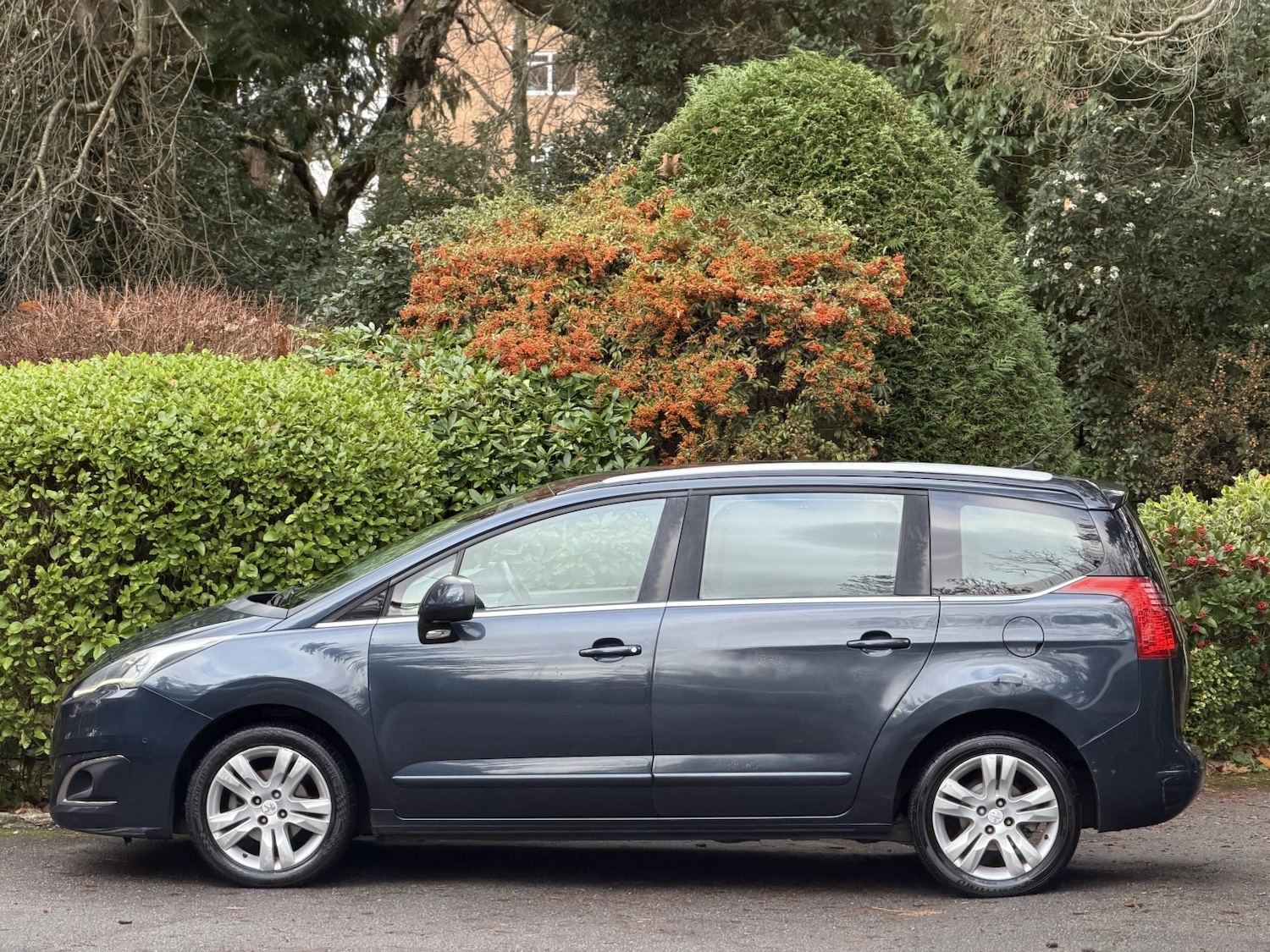 Used Peugeot 5008 2013 for sale - 76941792: Photo 4