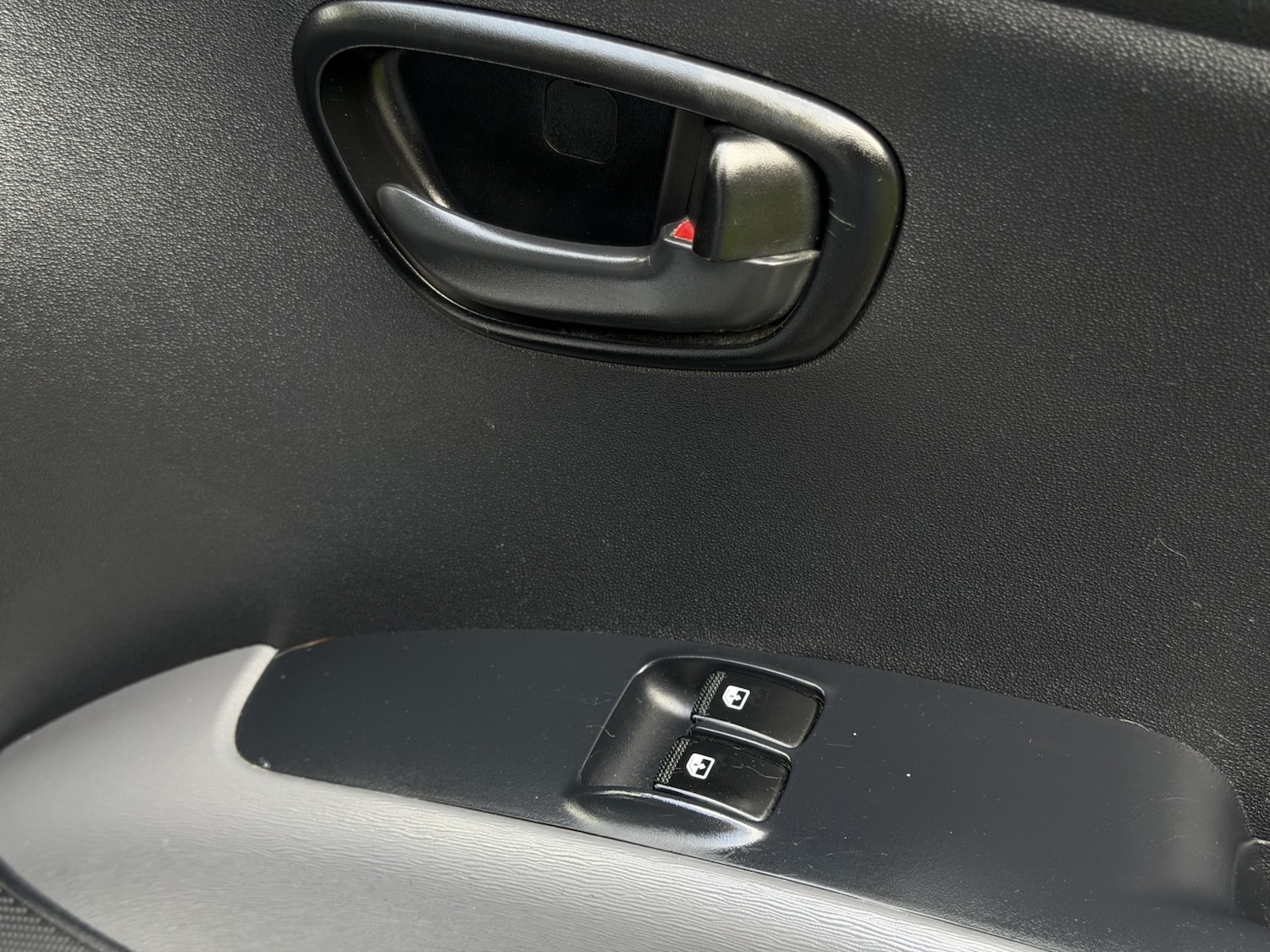 Used Hyundai i10 2012 for sale - 77350102: Photo 25