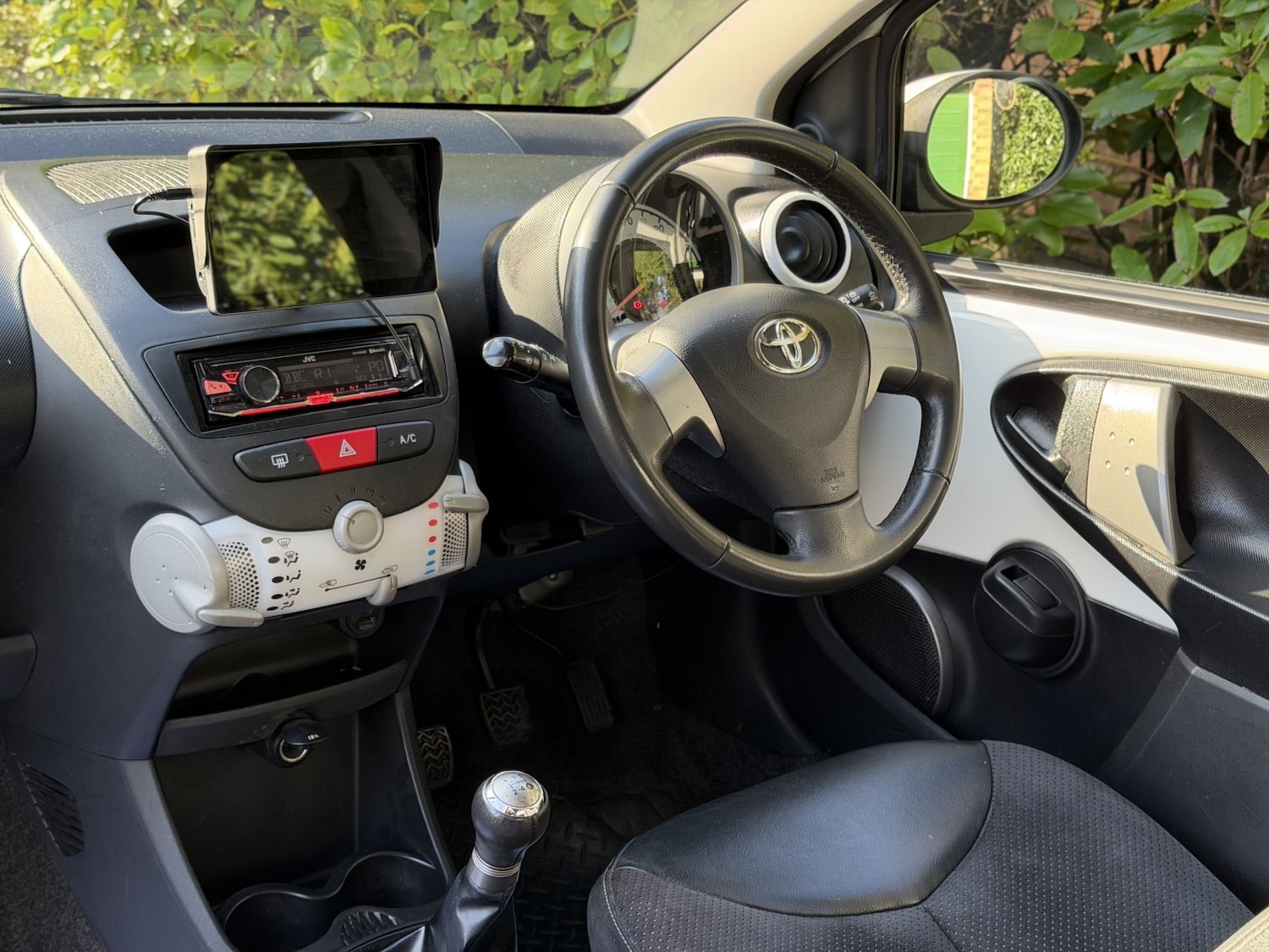 Used Toyota AYGO 2012 for sale - 77729584: Photo 11