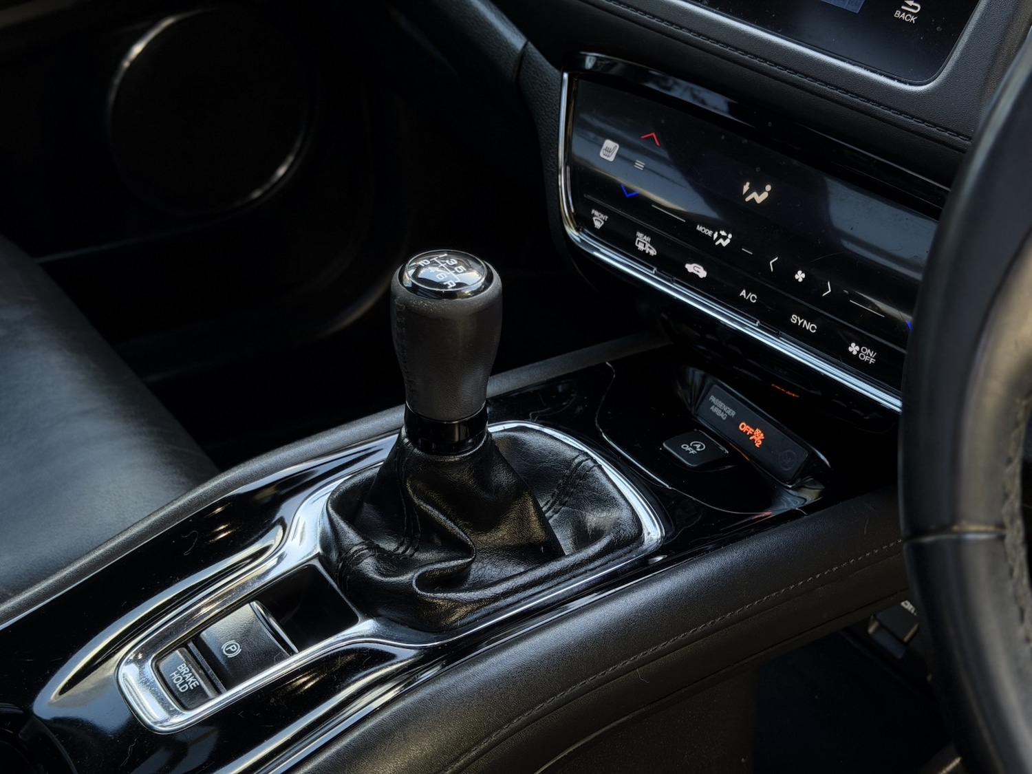 Used Honda HR-V 2015 for sale - 77891618: Photo 19