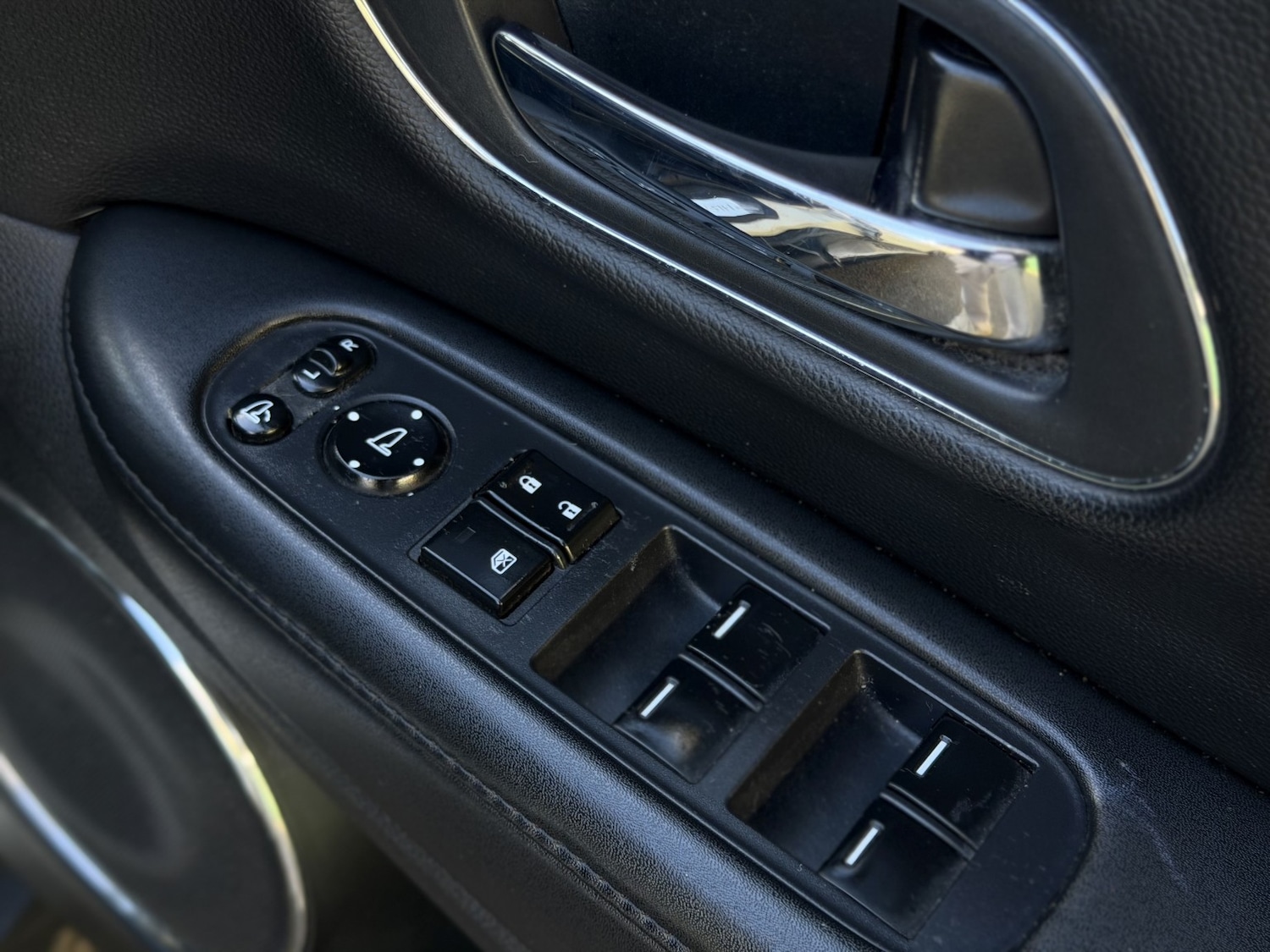 Used Honda HR-V 2015 for sale - 77891618: Photo 24