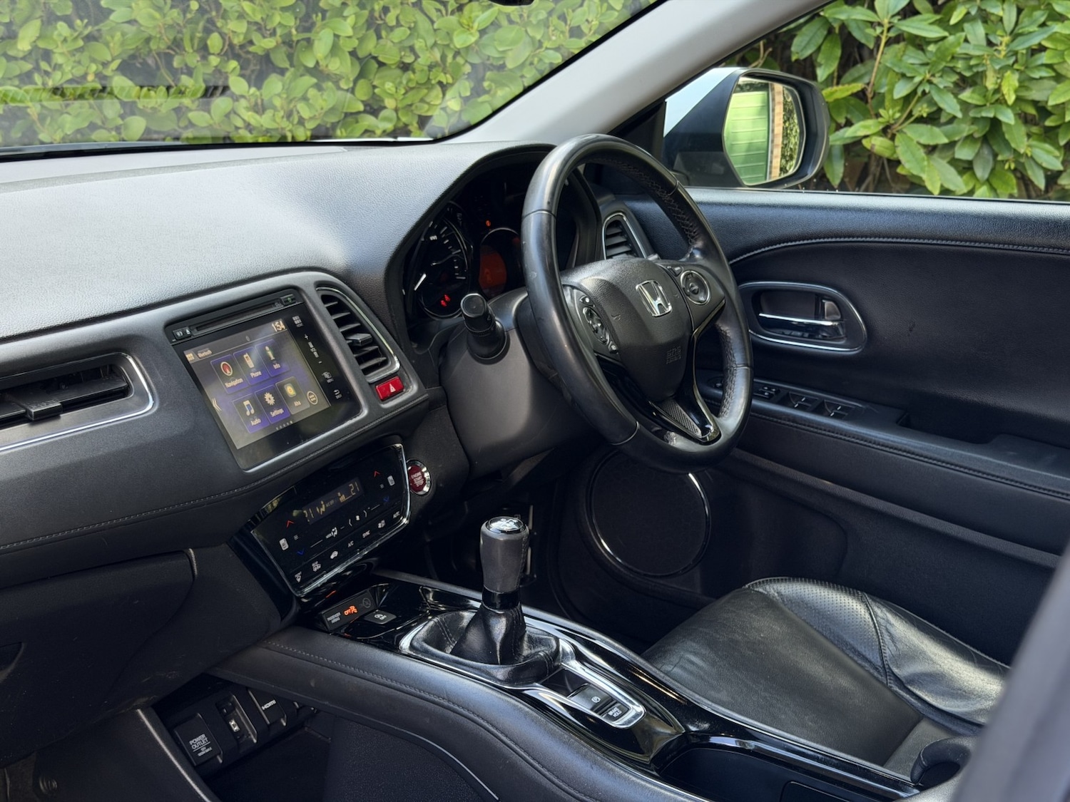 Used Honda HR-V 2015 for sale - 77891618: Photo 29