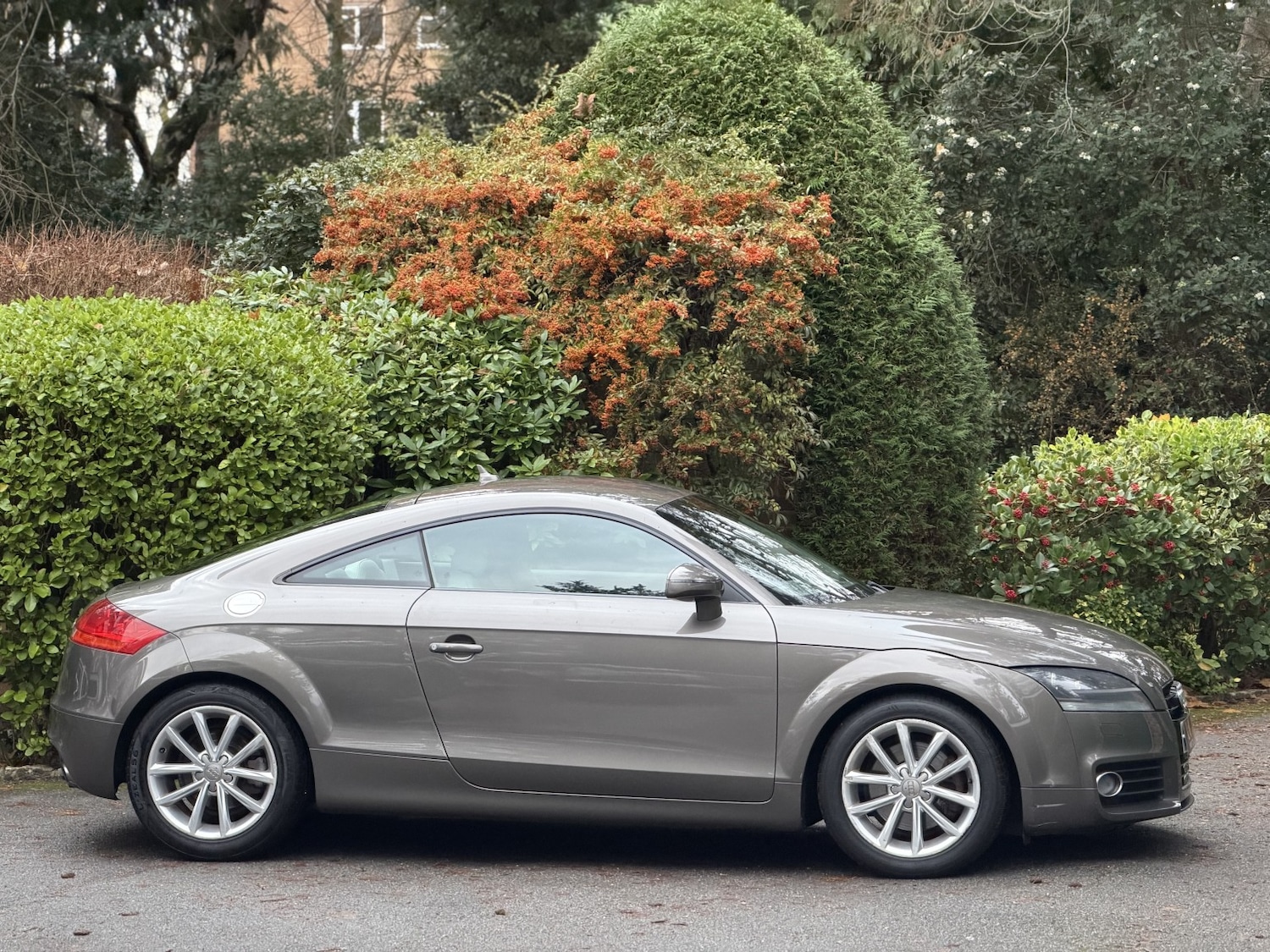 Used Audi TT 2010 for sale - 76941791: Photo 2