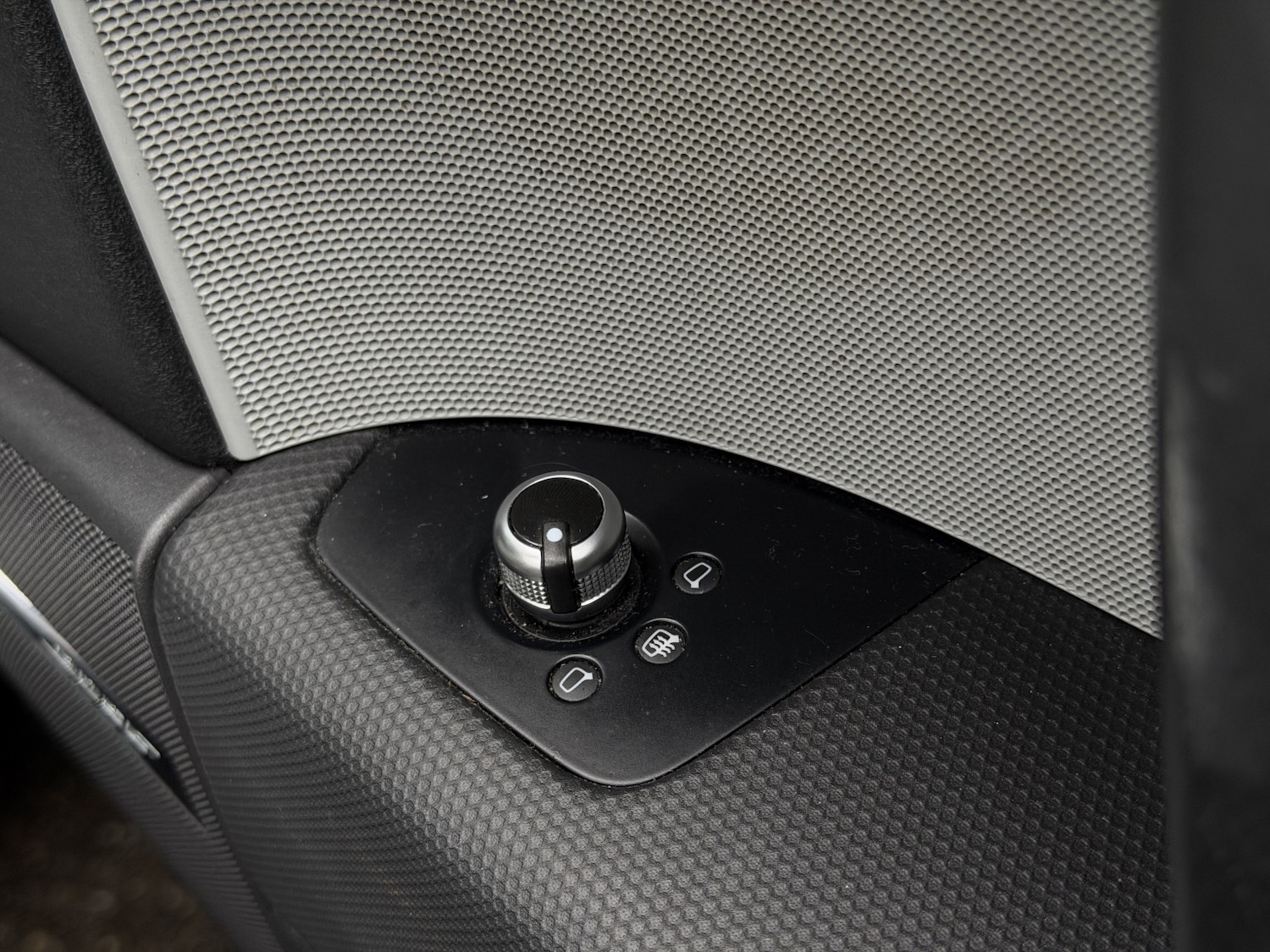 Used Audi TT 2010 for sale - 76941791: Photo 24