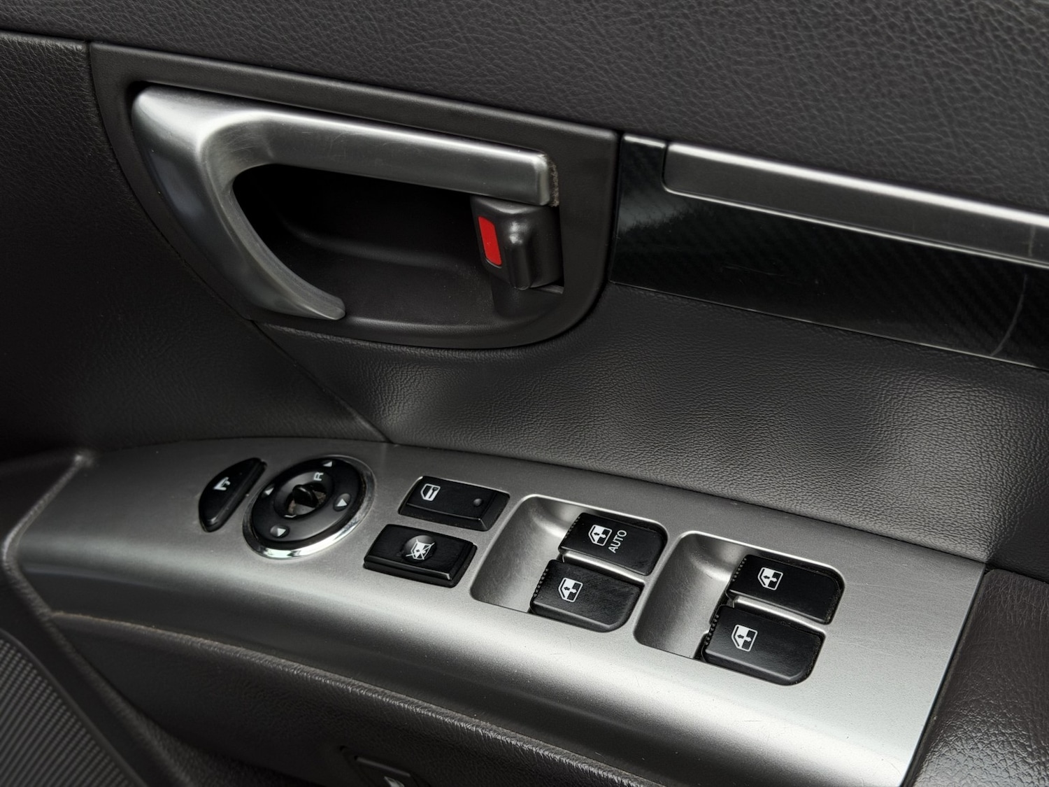 Used Hyundai Santa Fe 2010 for sale - 77921396: Photo 23