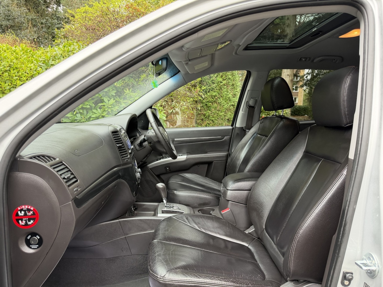 Used Hyundai Santa Fe 2010 for sale - 77921396: Photo 28