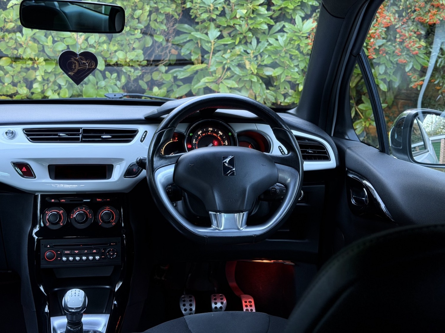 Used Citroen DS3 2011 for sale - 76662740: Photo 12