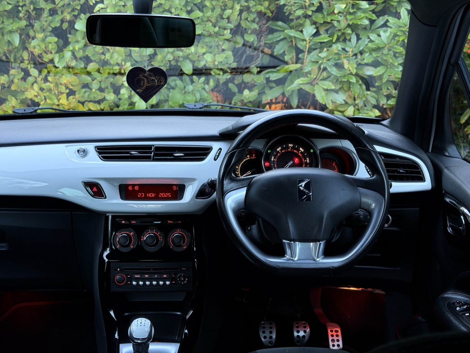 Used Citroen DS3 2011 for sale - 76662740: Photo 13