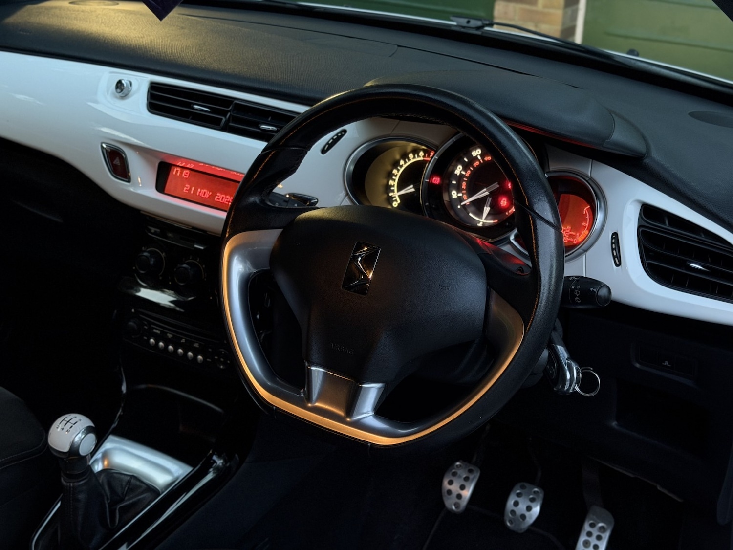 Used Citroen DS3 2011 for sale - 76662740: Photo 15