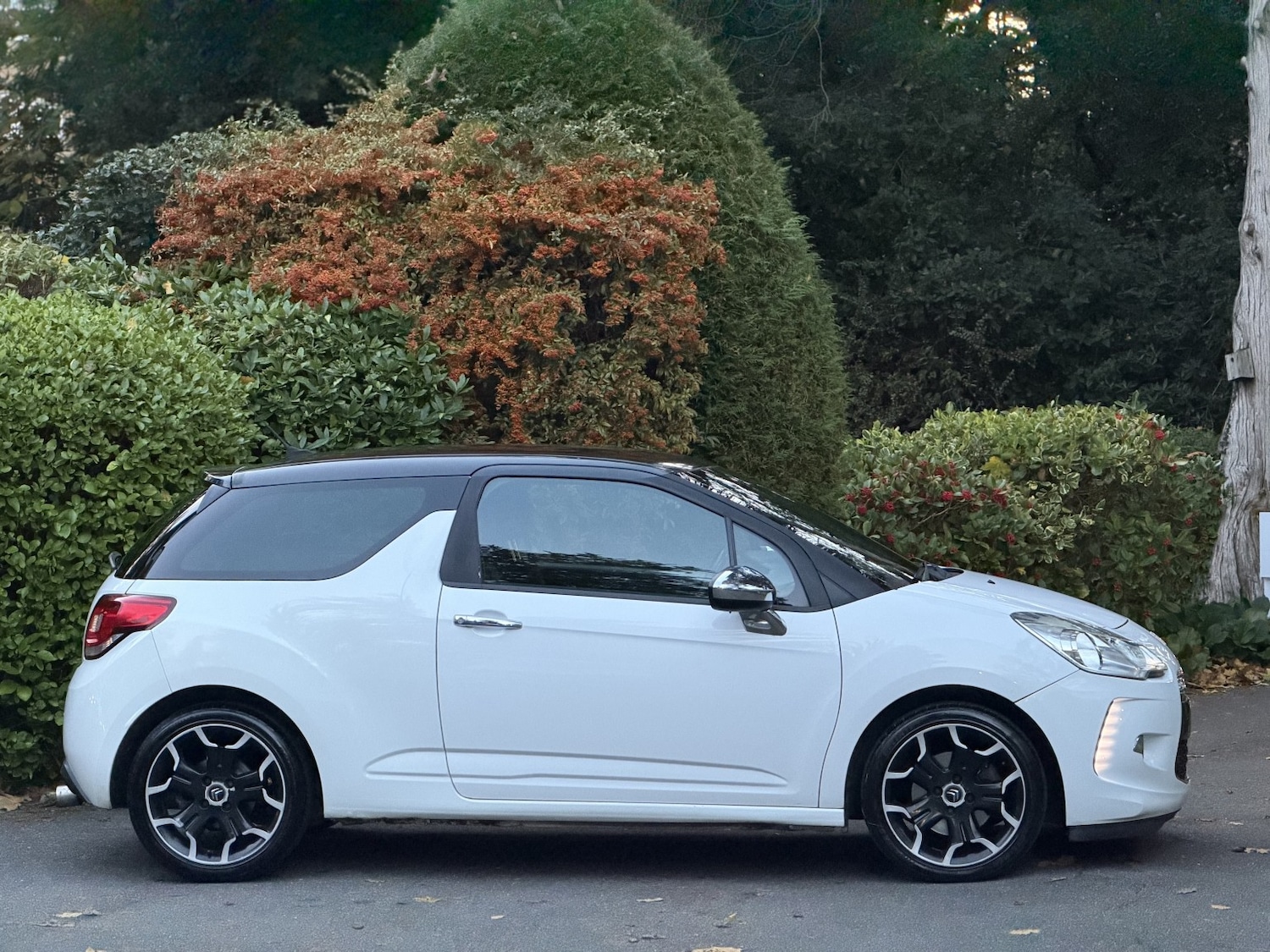 Used Citroen DS3 2011 for sale - 76662740: Photo 2
