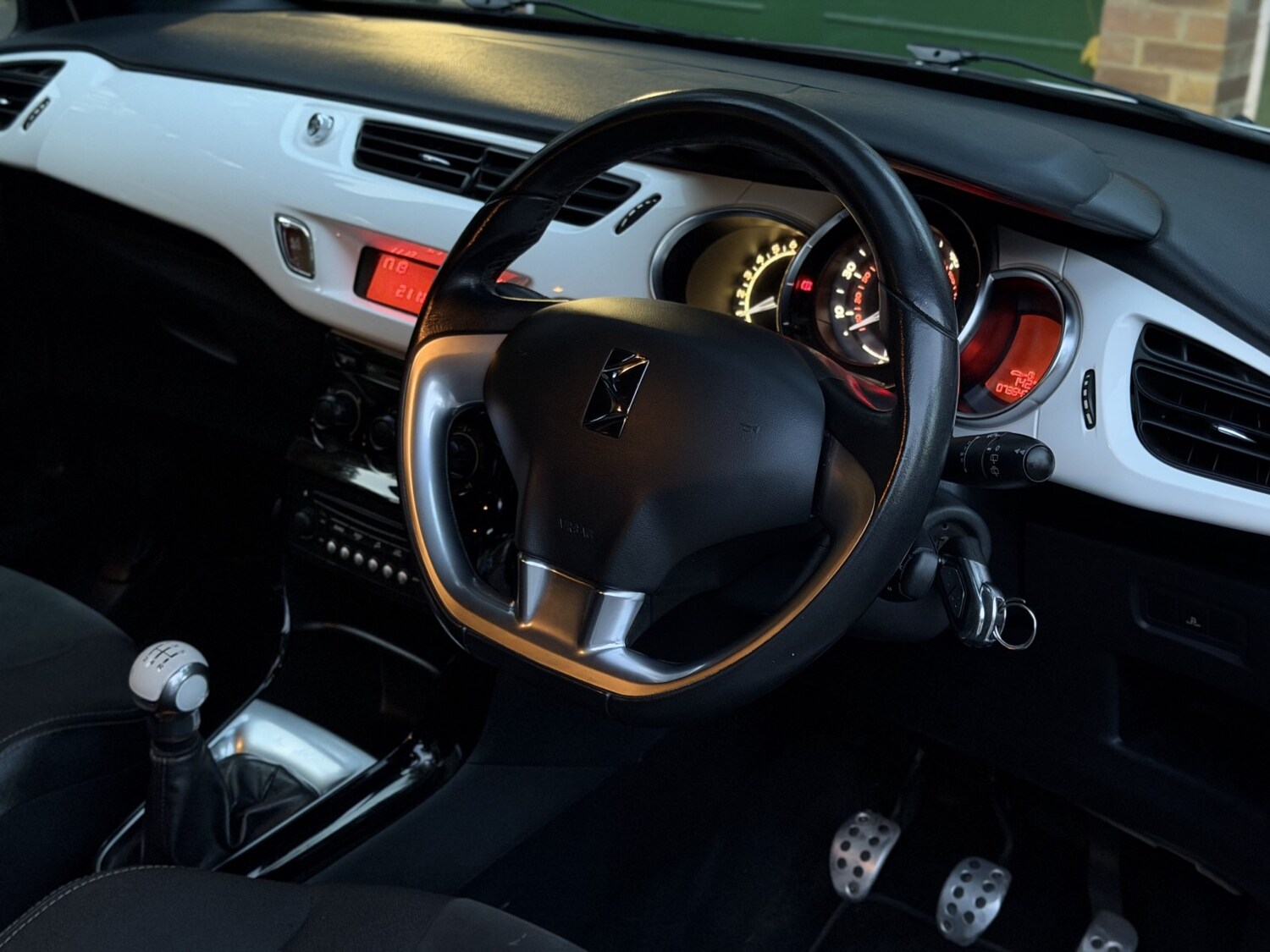 Used Citroen DS3 2011 for sale - 76662740: Photo 9