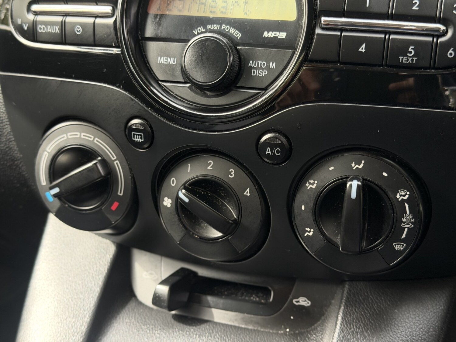 Used Mazda Mazda2 2011 for sale - 78182835: Photo 20