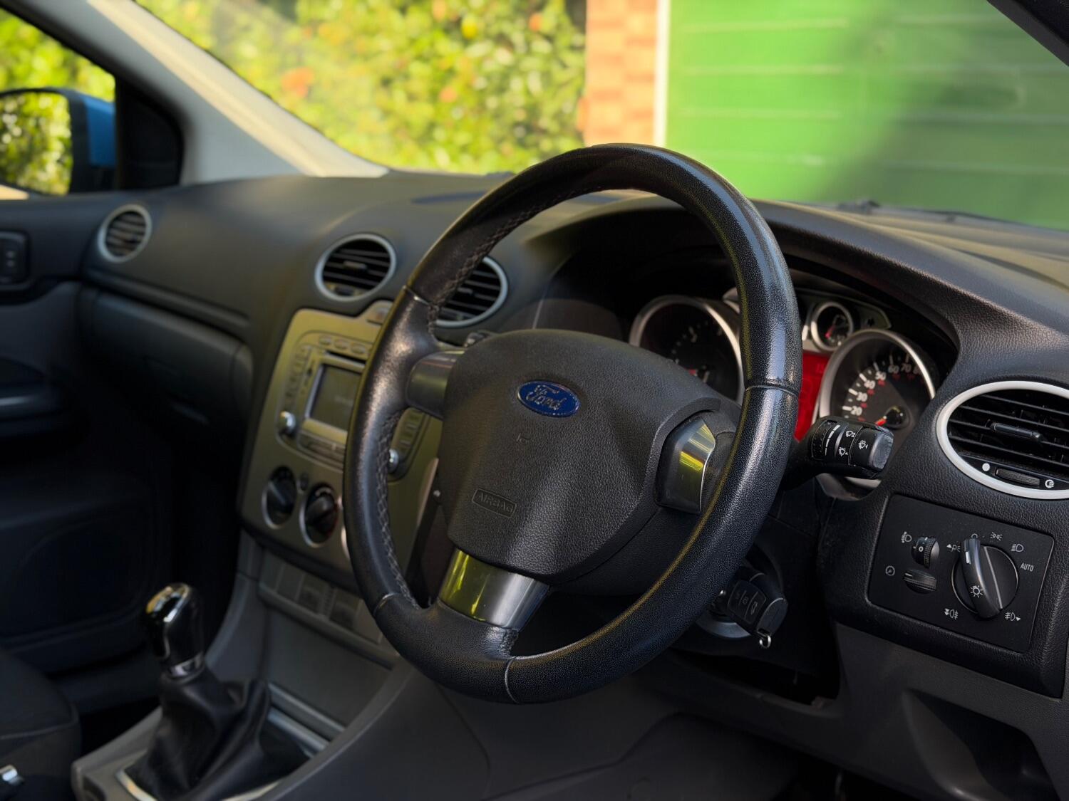 Used Ford Focus 2011 for sale - 76107287: Photo 14
