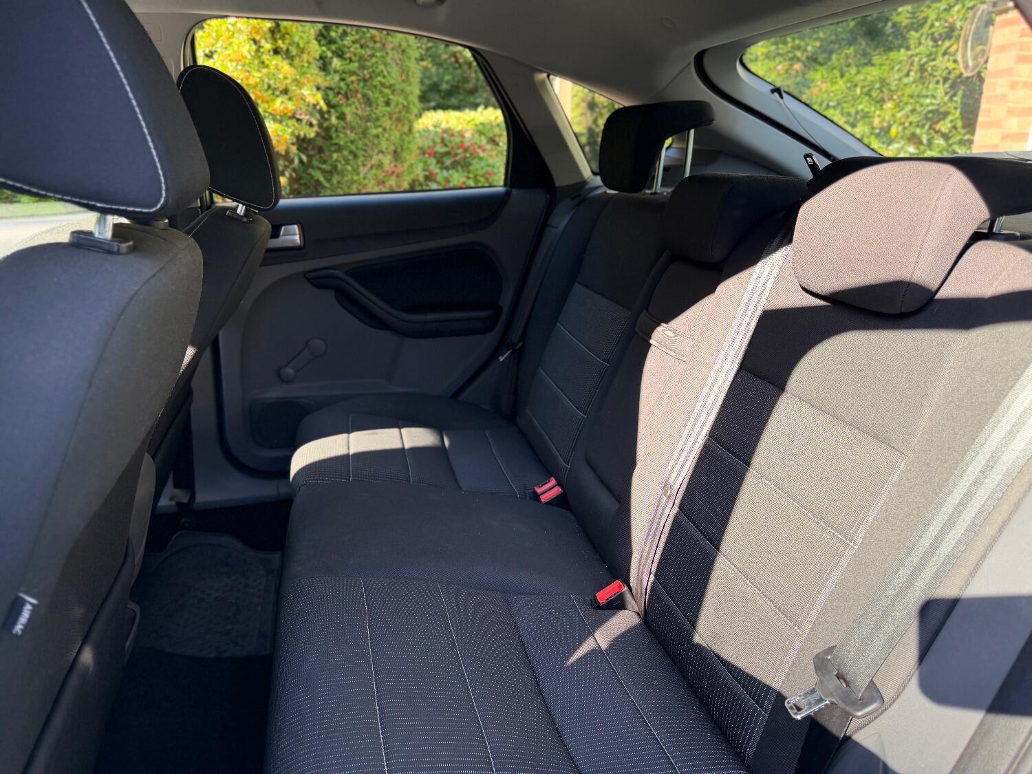 Used Ford Focus 2011 for sale - 76107287: Photo 24