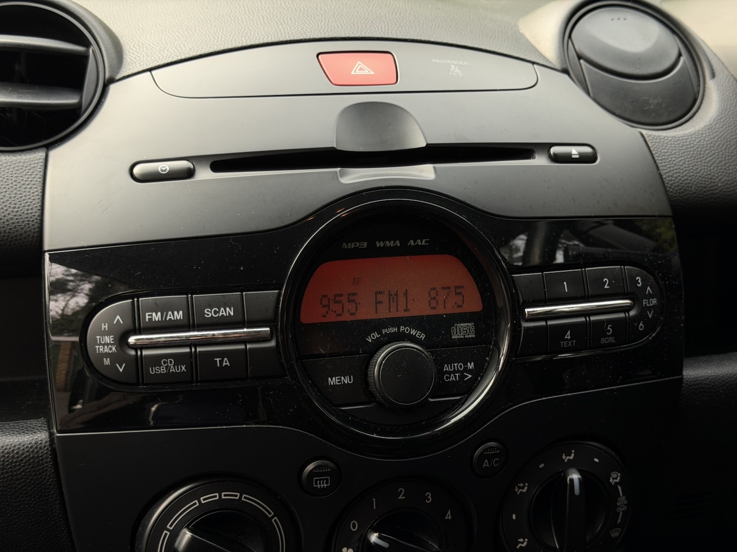 Used Mazda Mazda2 2013 for sale - 77991746: Photo 14