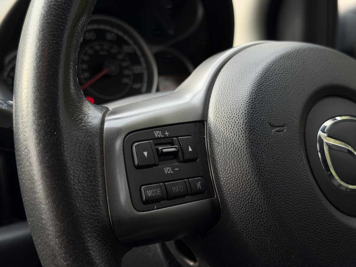 Used Mazda Mazda2 2013 for sale - 77991746: Photo 18