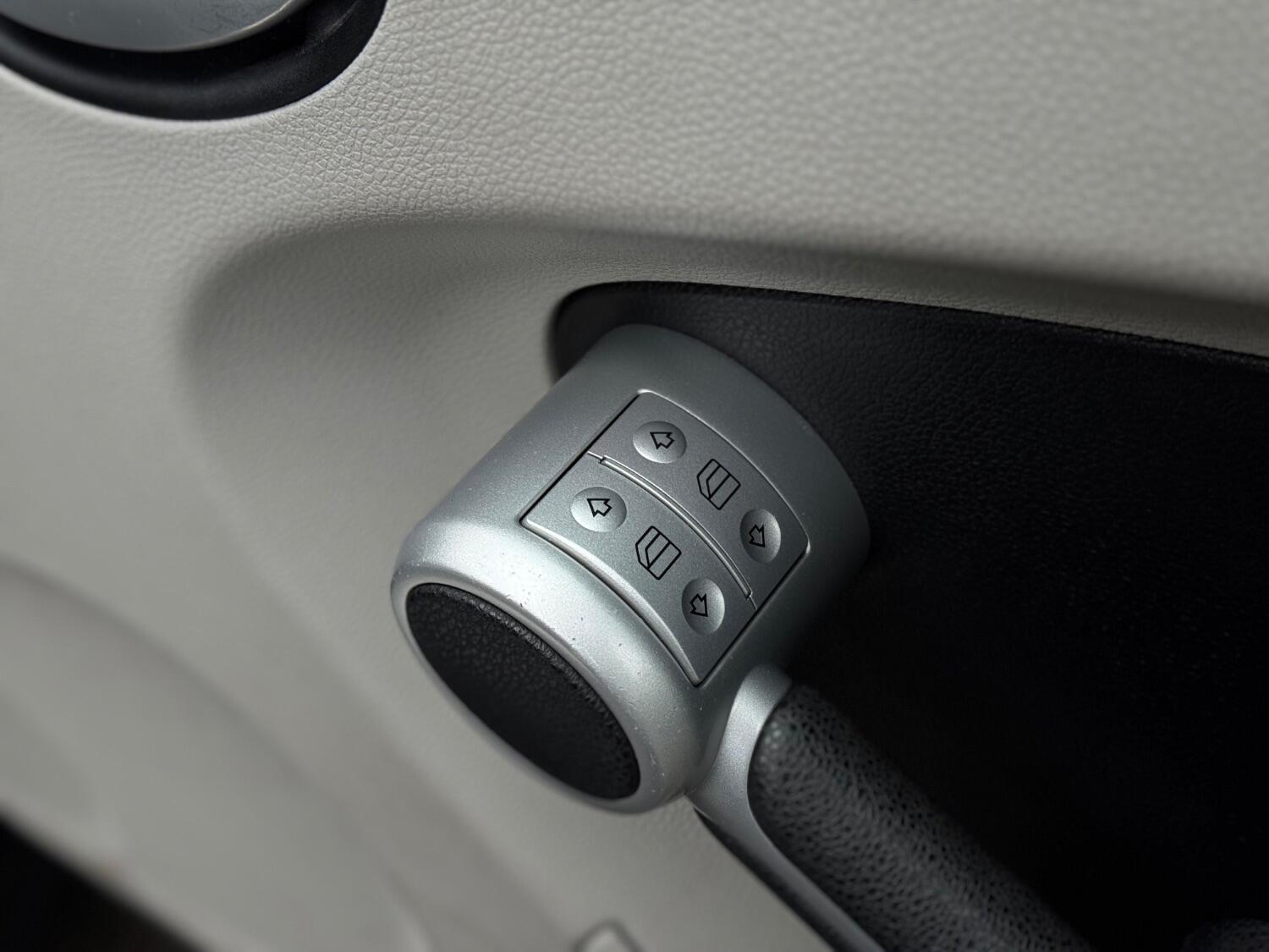 Used Mercedes-Benz SLK 2007 for sale - 77516147: Photo 26