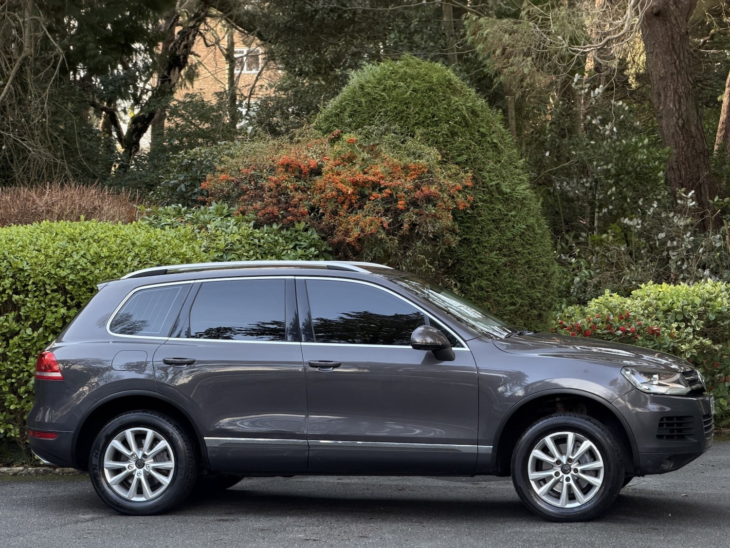 Used Volkswagen Touareg 2011 for sale - 77431390: Photo 2