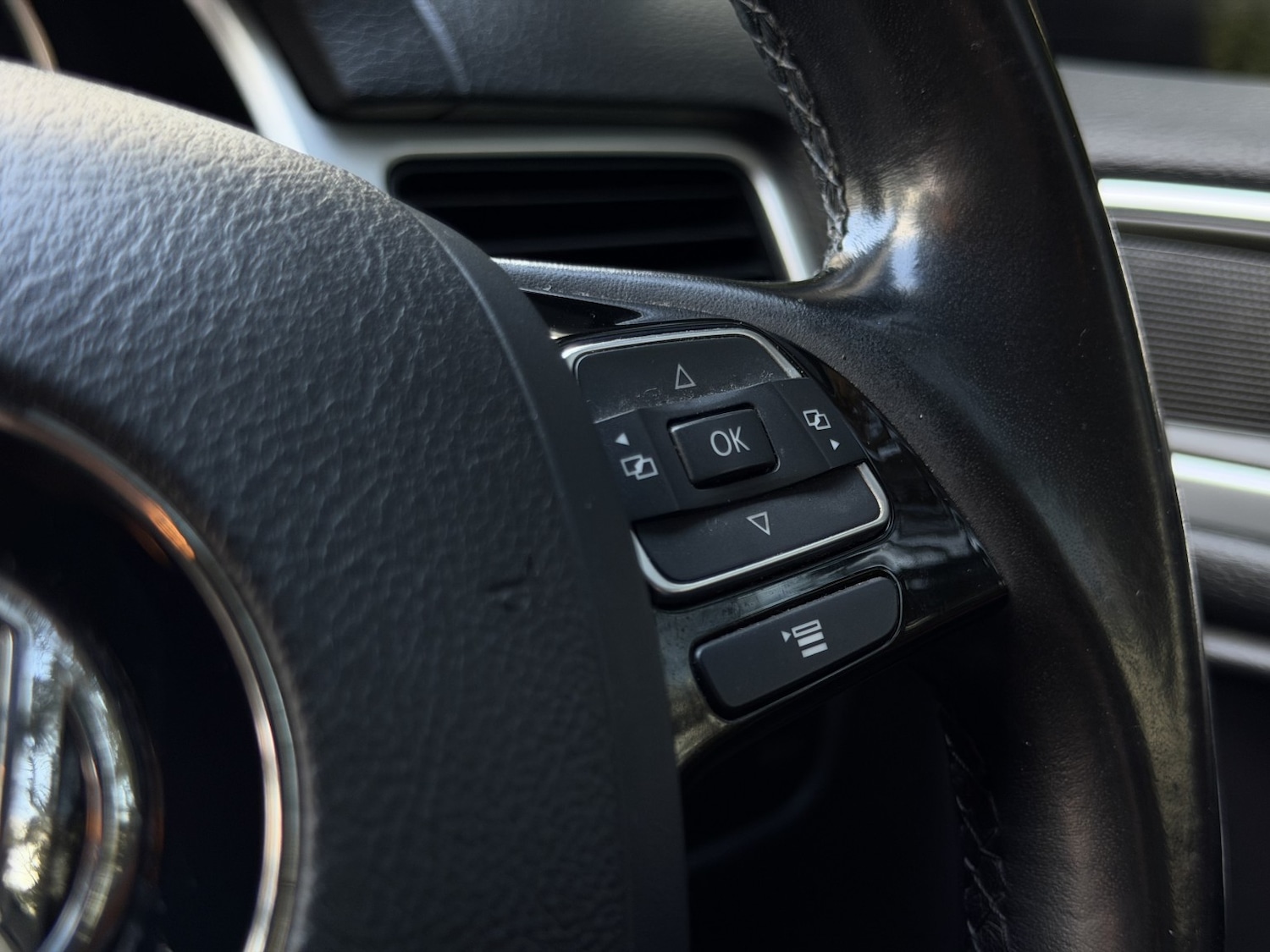 Used Volkswagen Touareg 2011 for sale - 77431390: Photo 28