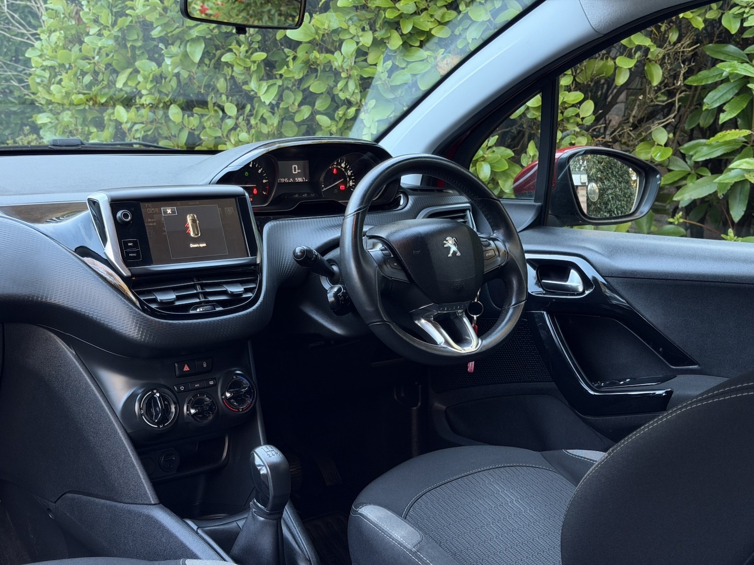 Used Peugeot 208 2016 for sale - 76751793: Photo 12