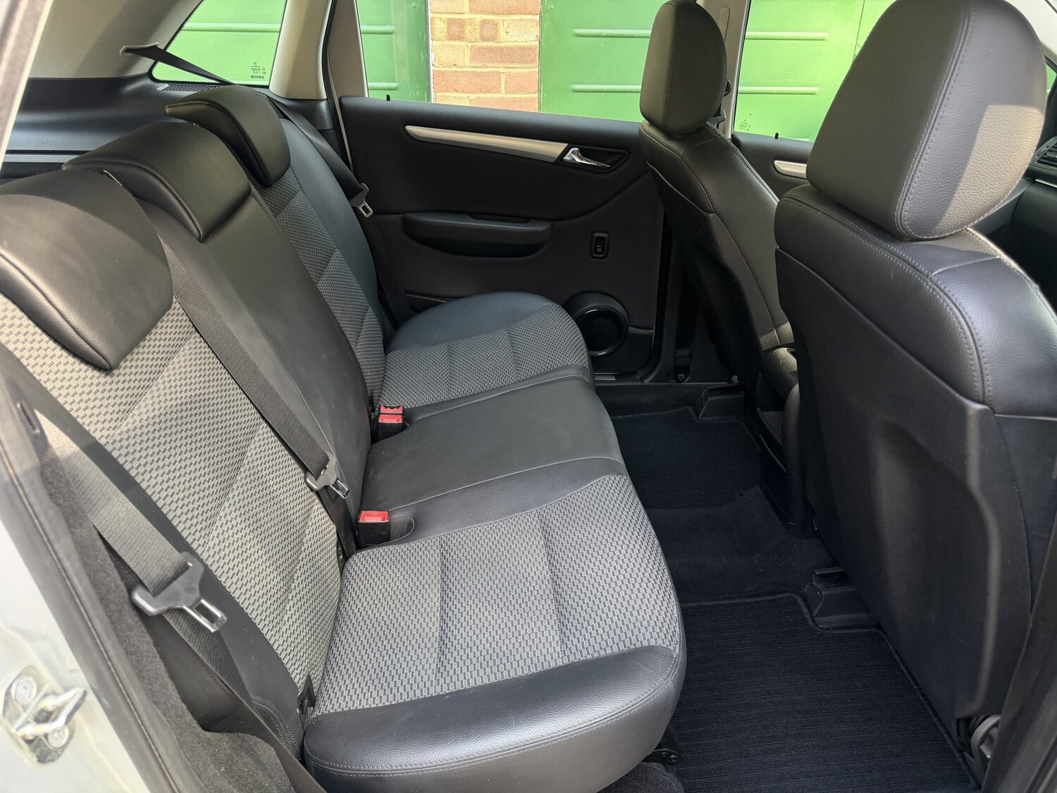 Used Mercedes-Benz B Class 2011 for sale - 78182997: Photo 28