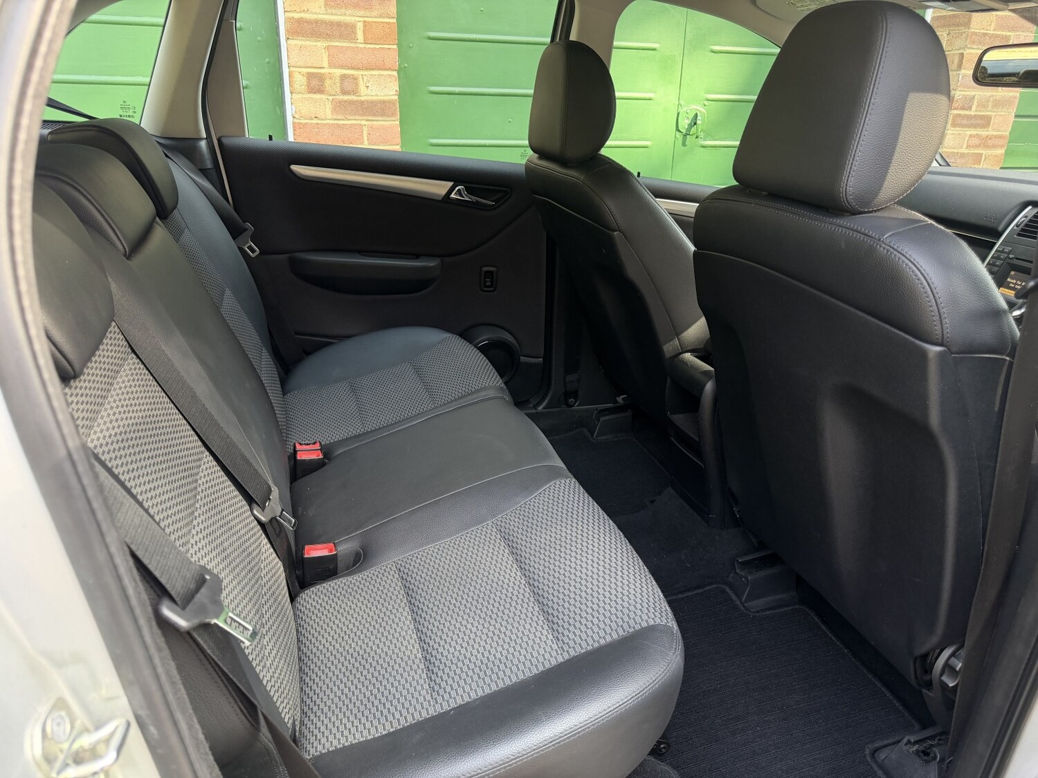 Used Mercedes-Benz B Class 2011 for sale - 78182997: Photo 29