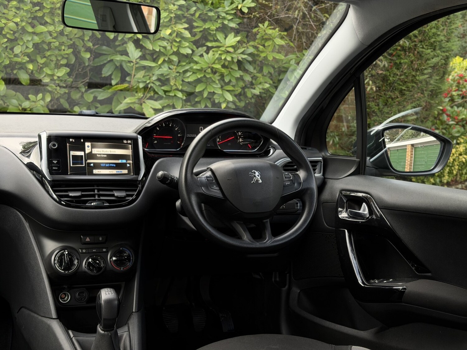 Used Peugeot 208 2014 for sale - 77851399: Photo 12