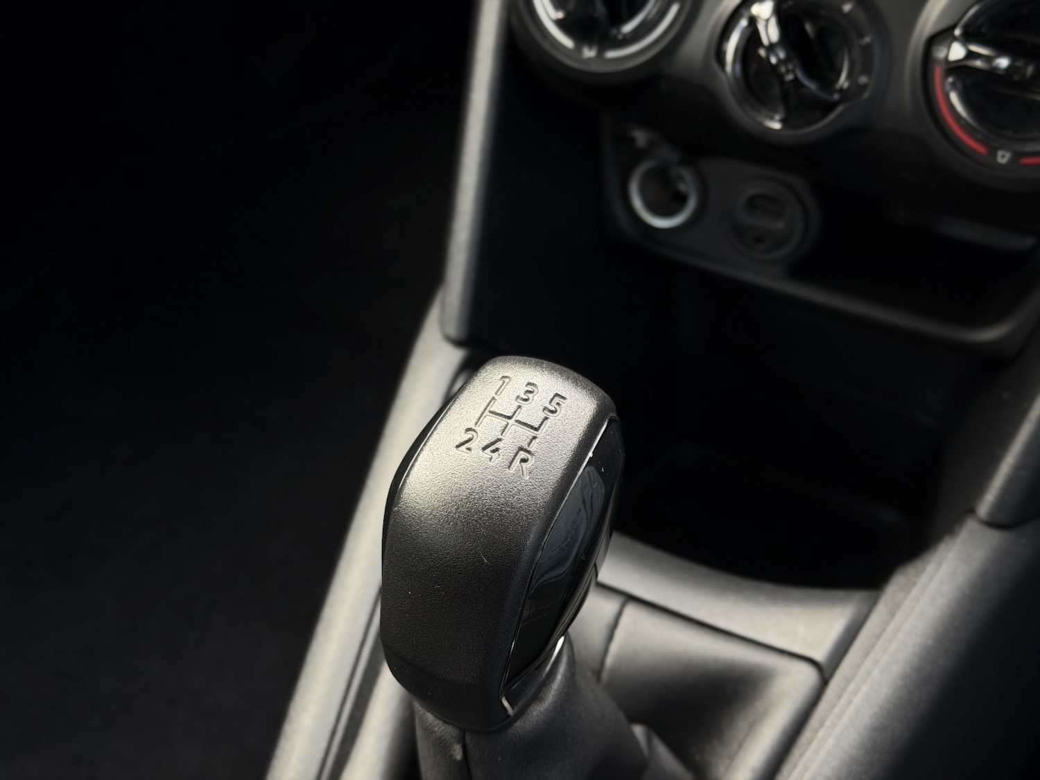 Used Peugeot 208 2014 for sale - 77851399: Photo 16